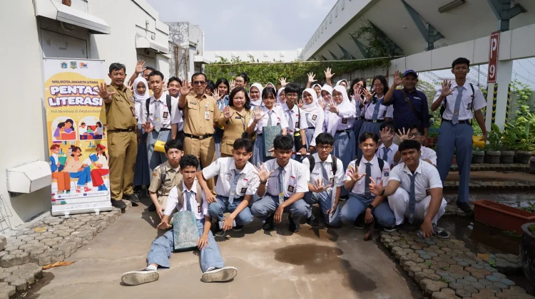 Generasi Muda Bertani: Puluhan Siswa Jakarta Utara Ikuti Pelatihan Urban Farming