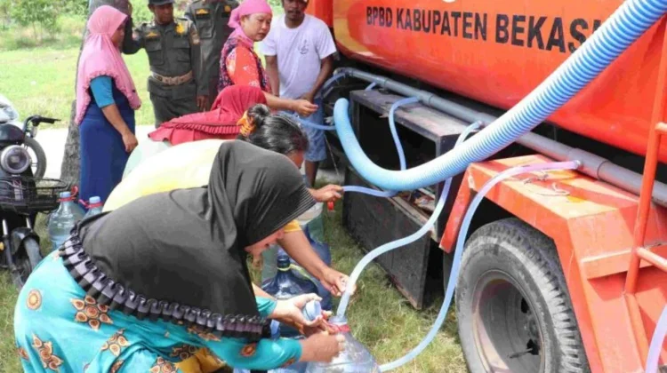 Kemarau Belum Usai, Puluhan Ribu Warga Bekasi Terdampak Krisis Air Bersih