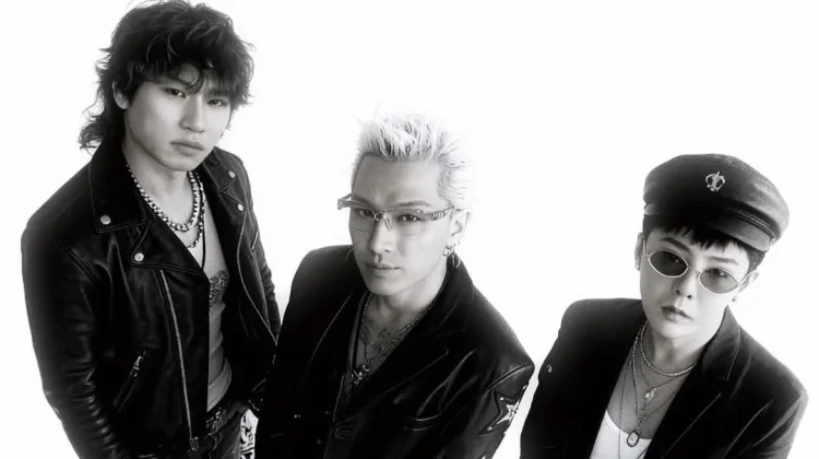 BIGBANG Kenalkan Light Stick Edisi 20 Tahun jelang Tur XX