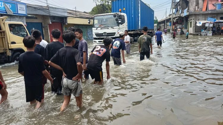 BPBD DKI Ingatkan Potensi Banjir Rob di Pesisir Jakarta hingga 16 Agustus