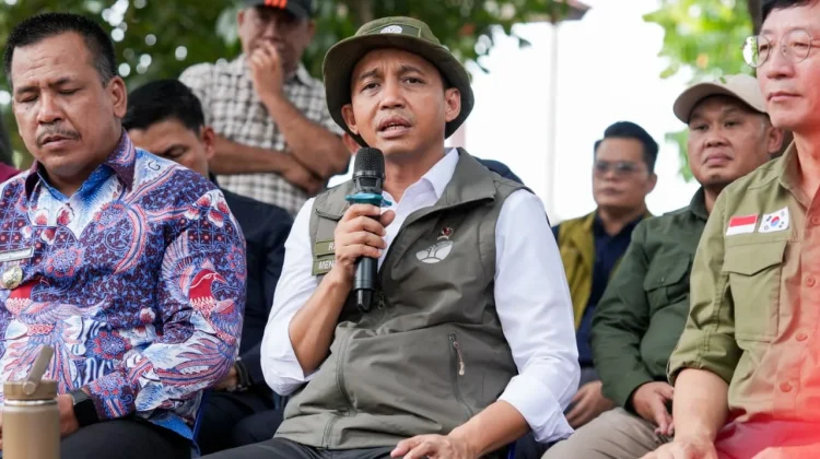 Menhut Raja Antoni: Presiden Prabowo Pastikan Negara Hadir Cegah Karhutla
