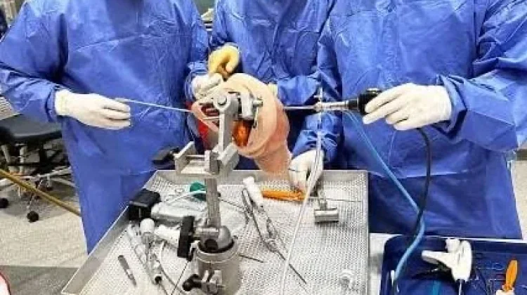 Transformasi Medis Modern Mulai Adopsi AI untuk Akurasi Bedah Ortopedi