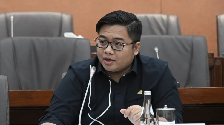 DPR Kecam Dugaan Promosi Miras Newport Gunakan Ayat Al-Qur’an