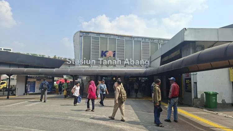 Penumpang Keluhkan Area Pintu Lama Stasiun Tanah Abang Rawan Kriminal