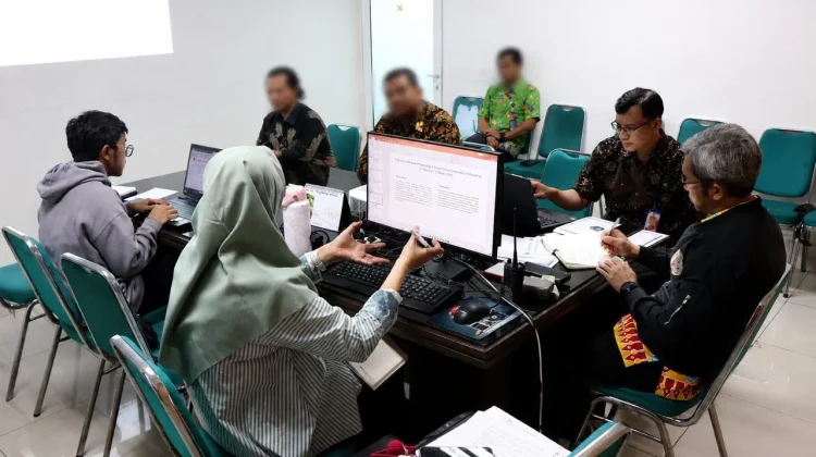 Pemprov DKI Tindak Empat Perusahaan Penyedia Jasa Pengangkut Sampah Ilegal