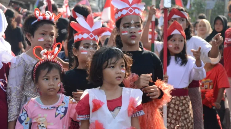 Parade Sepeda Hias Meriahkan HUT RI ke-81 di Tugu Utara