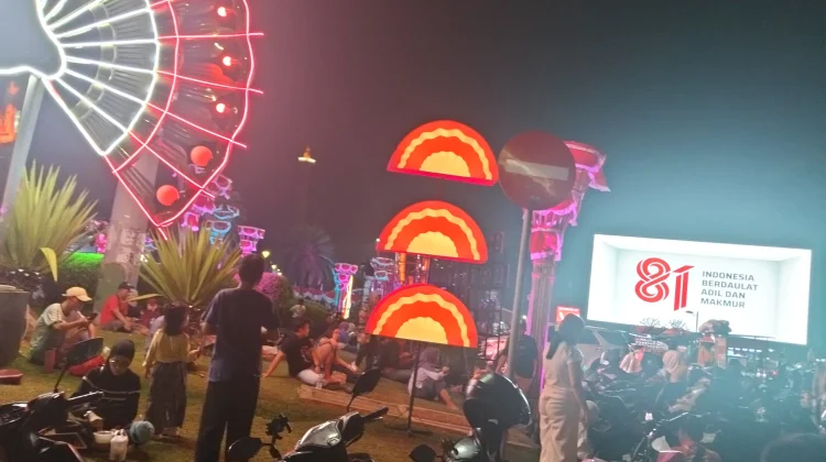 Monas Bergemerlap jelang HUT RI ke-81
