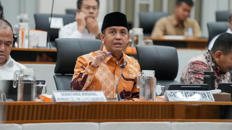 Menhut Raja Antoni: Peringatan Dini BMKG Jadi Bekal Hadapi Karhutla
