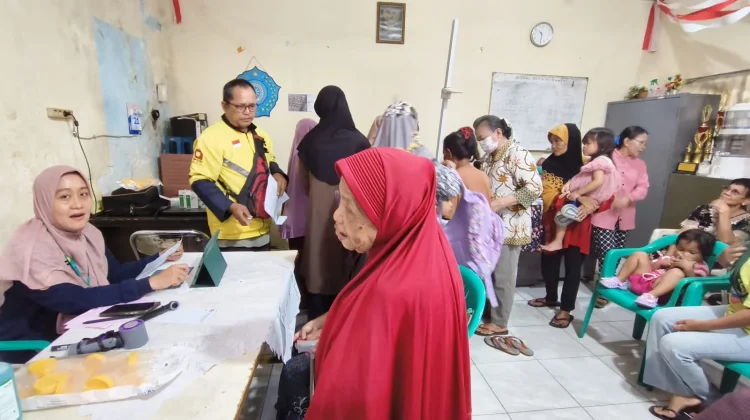 Seratus Warga di Jelambar Ikuti Cek Kesehatan Gratis