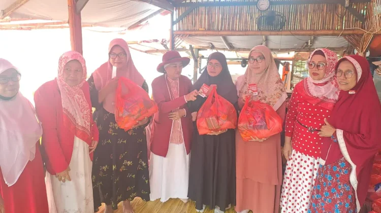 KIPP Peduli Tebar 120 Paket Sembako Murah untuk Pendidik dan Lansia