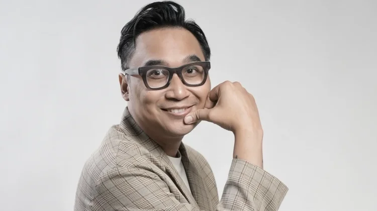 Adhitia Sofyan Rayakan Perjalanan Musik Hadirkan Showcase