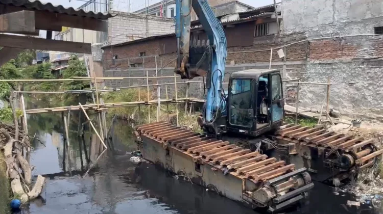 Pembangunan Mangkrak, Pemkot Jakbar Bakal Bangun Jembatan Sementara di Kalideres