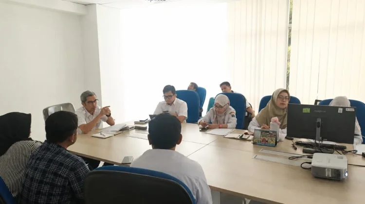 Pemprov DKI Sanksi Enam Perusahaan Pengangkut Sampah