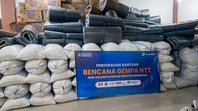 Danareksa Salurkan 9,5 Ton Beras untuk Masyarakat Terdampak Gempa NTT