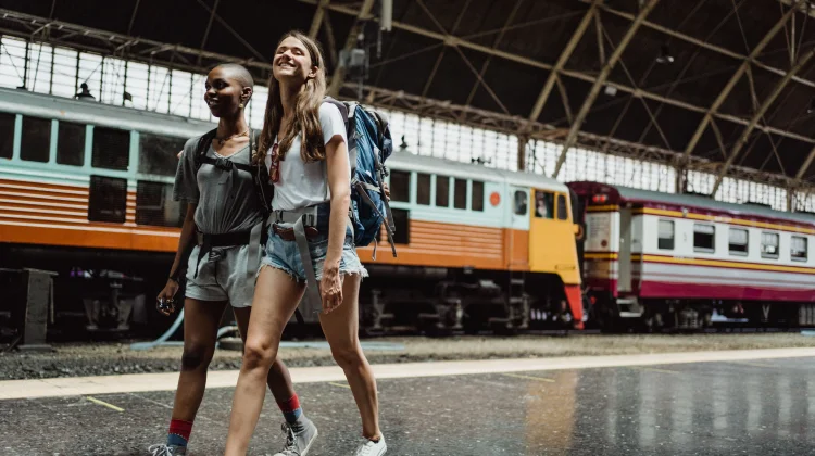 Liburan Hemat saat High Season, Simak Tujuh Tips Ini