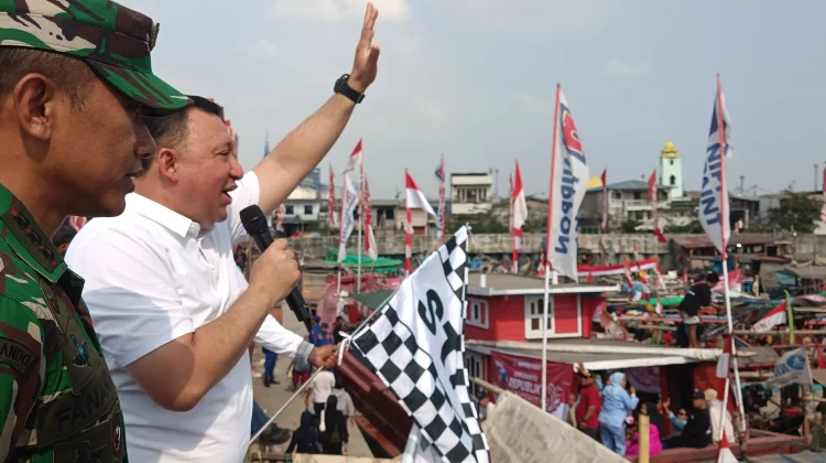 Ratusan Perahu Nelayan KCM Warnai Pesisir Cilincing di Festival Kalibaru ke-4
