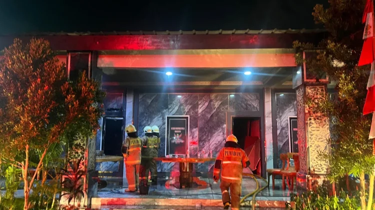Posko Ormas GRIB Jaya di Kedoya Selatan Jakbar Terbakar