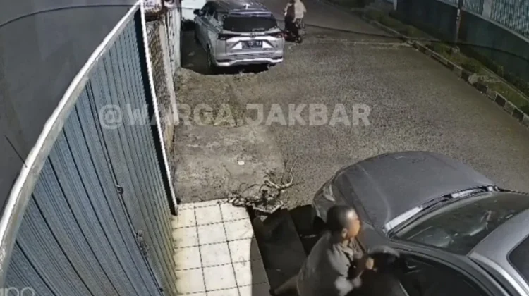 Pencurian Spion Mobil di Kebon Jeruk Viral, Beraksi Kurang dari Satu Menit