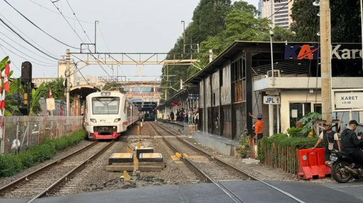 Stasiun KRL Karet Ditutup