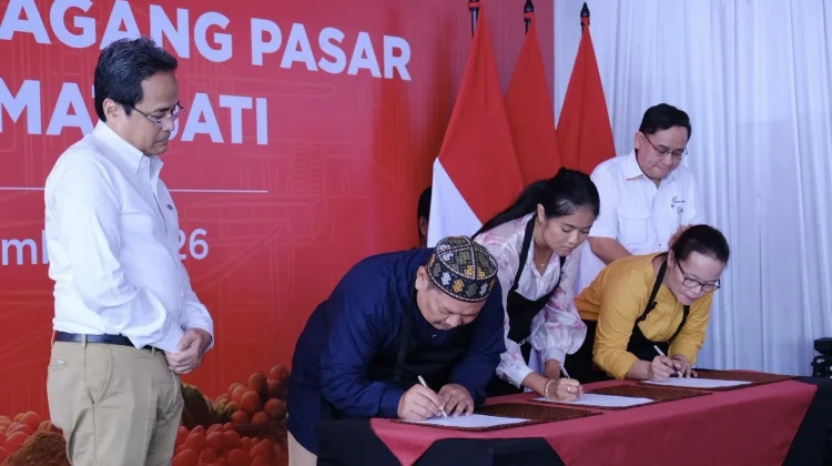 Pedagang Pasar Induk Kramat Jati Ikuti Akad Kredit Massal Bank Jakarta