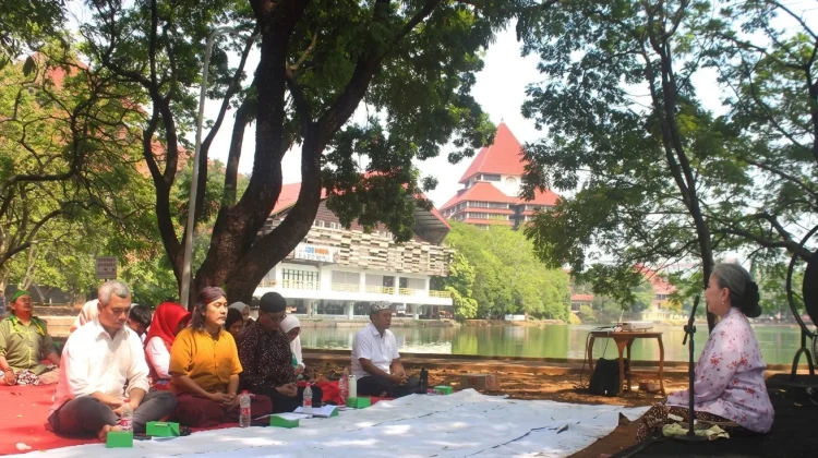 Menguliti Sukerta di Teduh Hutan UI