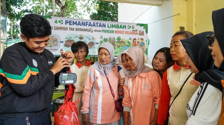 Kelurahan Kwitang Tukar Sampah dengan Pangan Bergizi