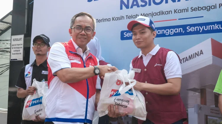 Hari Pelanggan Nasional, Pertamina Patra Niaga Regional JBB Menyapa di SPBU COCO