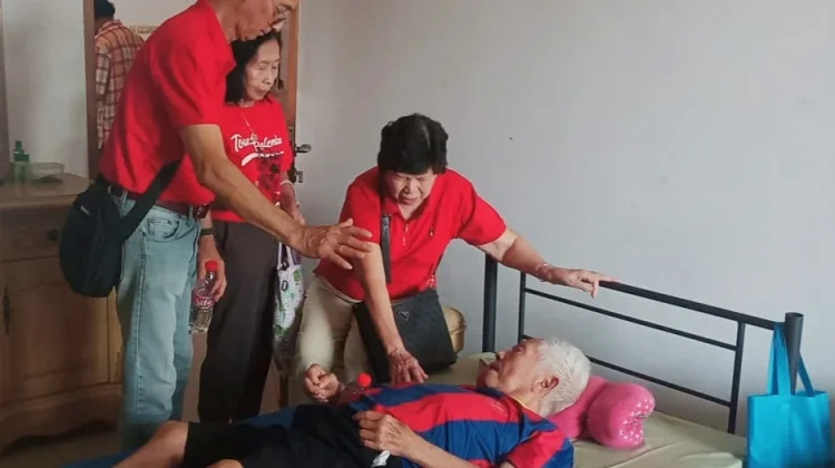 JKI-GKPR Gelar Bakti Sosial bagi Lansia dan Anak Panti