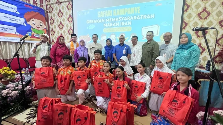 Safari Gemarikan di SDN 13 Dorong Anak Gemar Makan Ikan