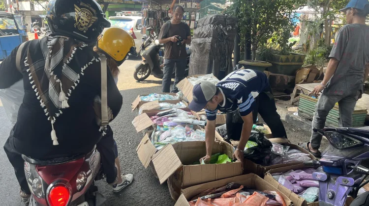 Harga Masker di Jakarta Melonjak Dua Kali Lipat Imbas Abu Vulkanik