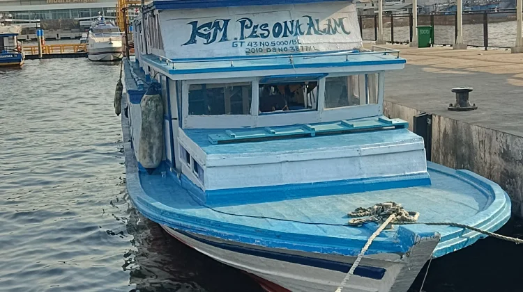 Menyambung Hidup di Laut: Saat Nahkoda Lokal Terancam Tergeser Armada Pemerintah