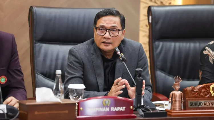 Suhud Minta Warga Jakarta Tak Panik soal Abu Vulkanik