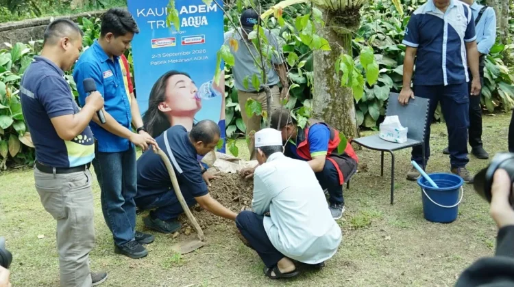 Perkuat Transparansi Standar Kualitas Produk, Aqua Terima Kunjungan Mitra