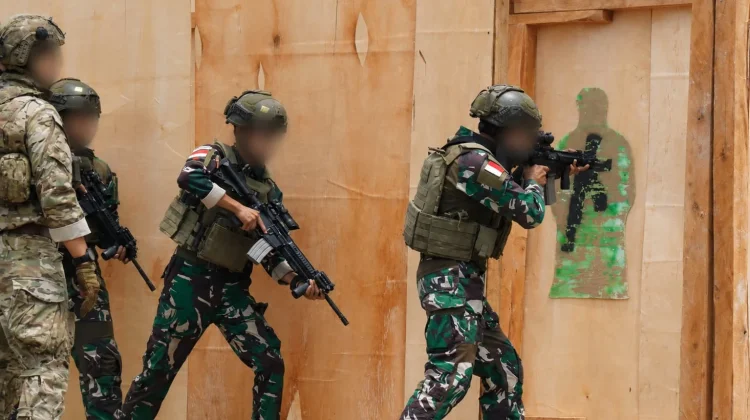 Marinir Uji Kemampuan Tempur Jarak Dekat dan Raid Malam di SGS 2026