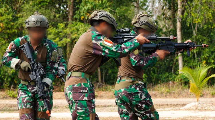 Marinir Uji Kemampuan Tempur Jarak Dekat dan Raid Malam di SGS 2026