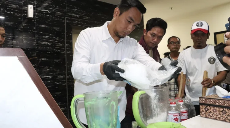 Polres Jakbar Musnahkan 1 Kilogram Sabu, 4.087 Ekstasi dan 208 Gram Ganja