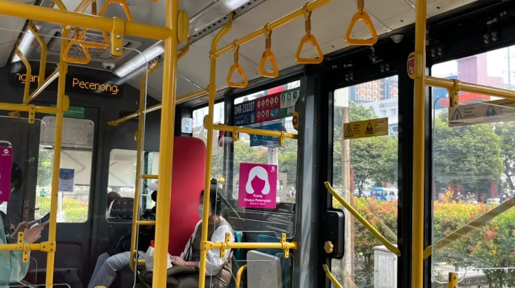 Ini Pembagian Area dan Kursi di Bus Transjakarta