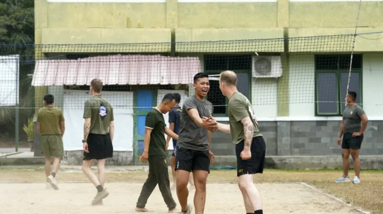 Olahraga Bersama Jadi Ajang Pererat Persahabatan di SGS.