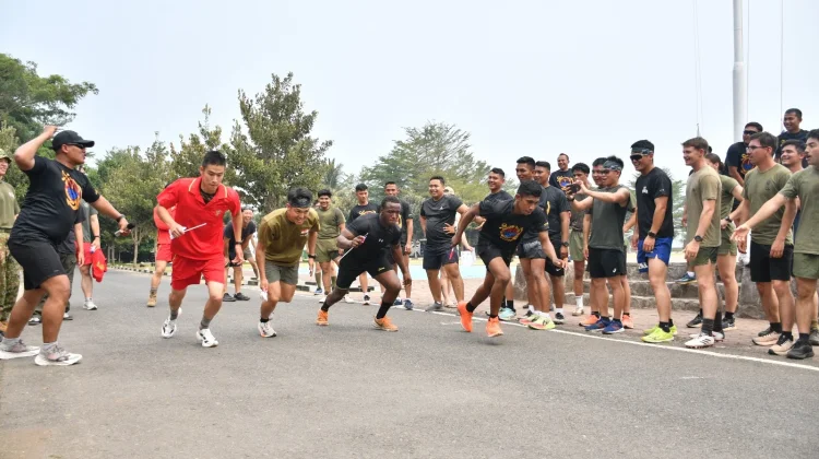 Olahraga Bersama Jadi Ajang Pererat Persahabatan di SGS.