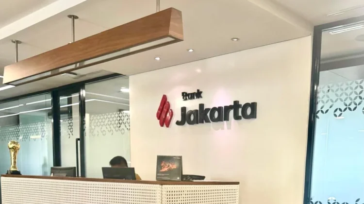 Direktur Keuangan Bank Jakarta Raih Penghargaan Perempuan Berpengaruh 2026