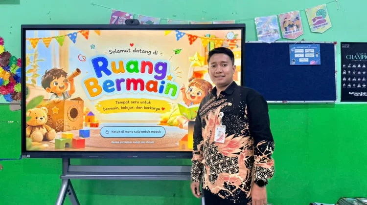 Dari Kelas menuju Layar Interaktif: Kisah Guru SD Ciptakan "Ruang Bermain"