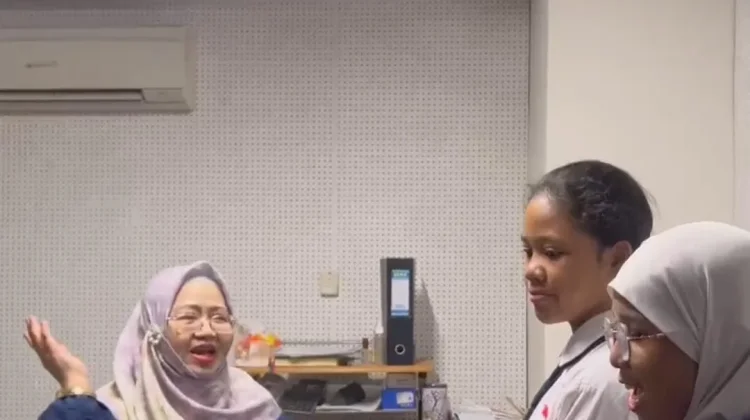 Naomi Calya, Melaju di Arena dan Berprestasi di Sekolah.