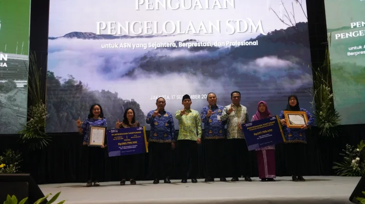 TASPEN Serahkan Manfaat JKK di Kemenhut, Tegaskan Komitmen Perlindungan Peserta