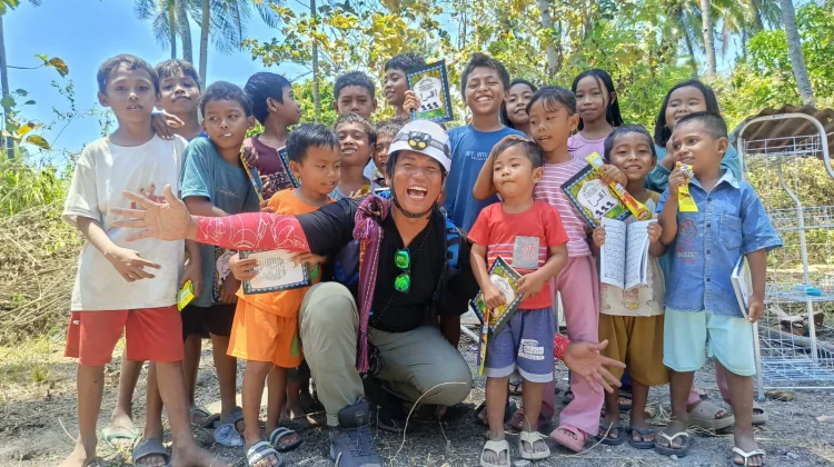 Tawa di Balik Lensa: Saat Relawan Cilincing Membawa Keceriaan untuk Anak-Anak NTT
