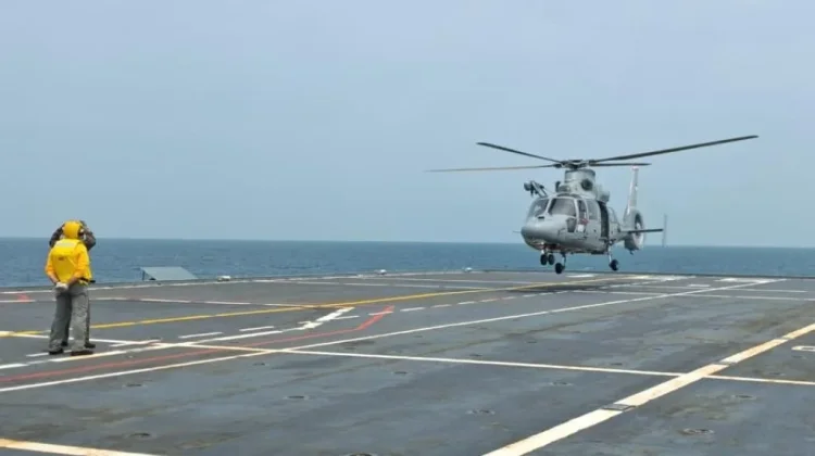 Panther HS-1305 Sukses Mendarat Perdana di Kapal Calon KRI Sriwijaya-100.