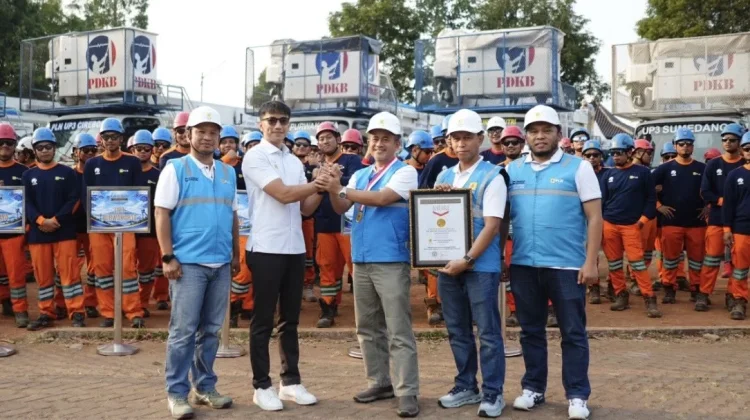 Pemeliharaan Listrik tanpa Pemadaman, PLN UID Jawa Barat Raih Rekor MURI