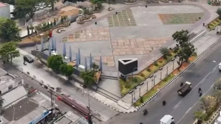 Taman Plaza Patriot Mulai Kusam, Huruf Landmark Berulang Kali Lepas