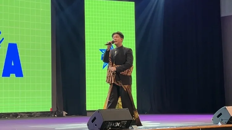 William Wijaya Siapkan Vokal-Koreografi untuk Bintang Radio Antar Korwil