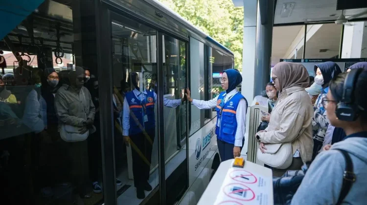 Tarif Transjakarta 2027 Naik, Warga Minta Layanan Dibenahi