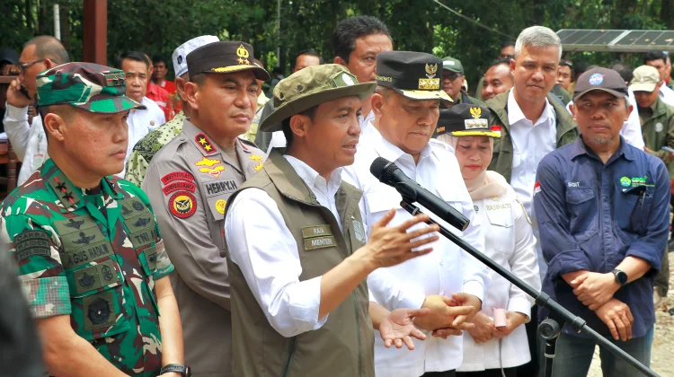 Menhut: Presiden Prabowo Dengarkan Akademisi soal Gambut untuk Cegah Karhutla